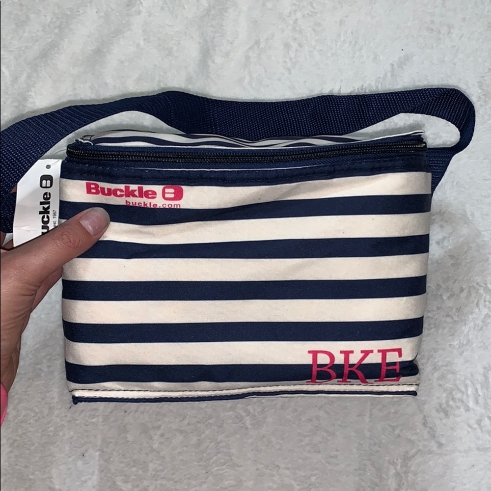 Buckle lunch box